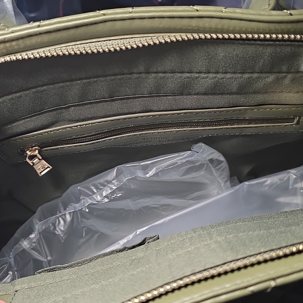 Badgley Mischka Quilted Olive Tote Bag with Gold Hardware NWOT. - Picture 5 of 6